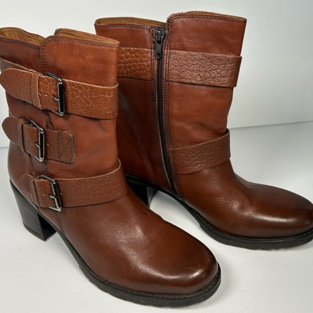 Women's Brown Leather Boots - Picture 3 of 9